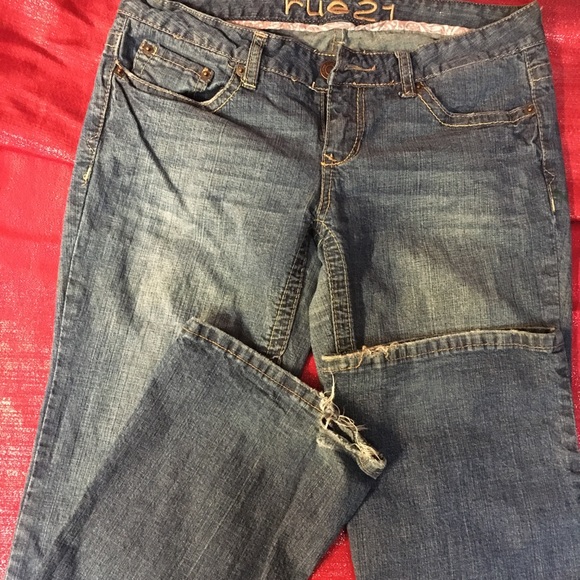Woman’s rue21 jeans - Picture 2 of 7